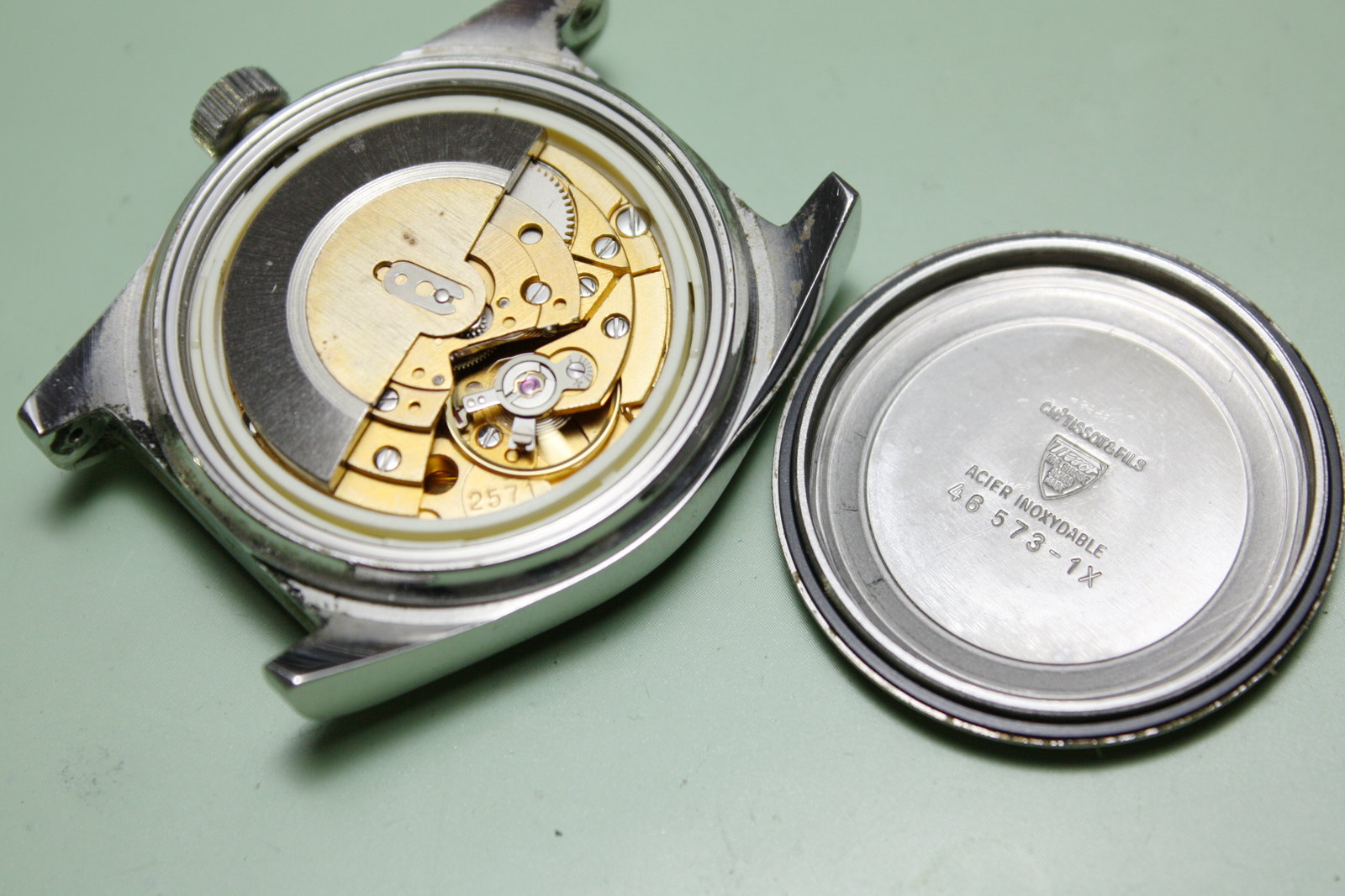 Tissot shop 2571 movement